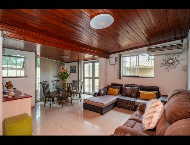 4 BEDROOM HOUSE FOR SALE IN RESERVOIR HILLS